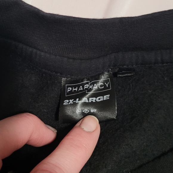 crewneck - Picture 2 of 2